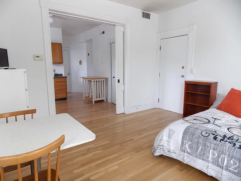 1010 State St #1 — Photo 3