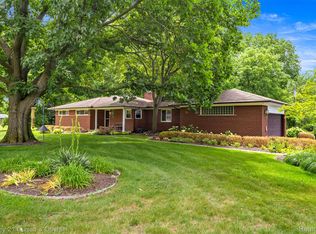35209 Dewberry St, Farmington Hills, MI 48331