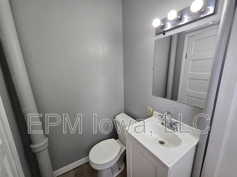 24 Van Buren St — Photo 22
