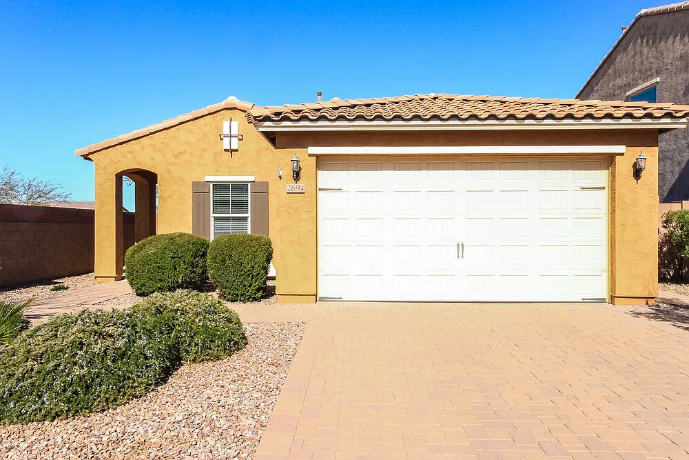 4 bed, 2.0 bath, 1572 sqft, $2,175 — Photo 1