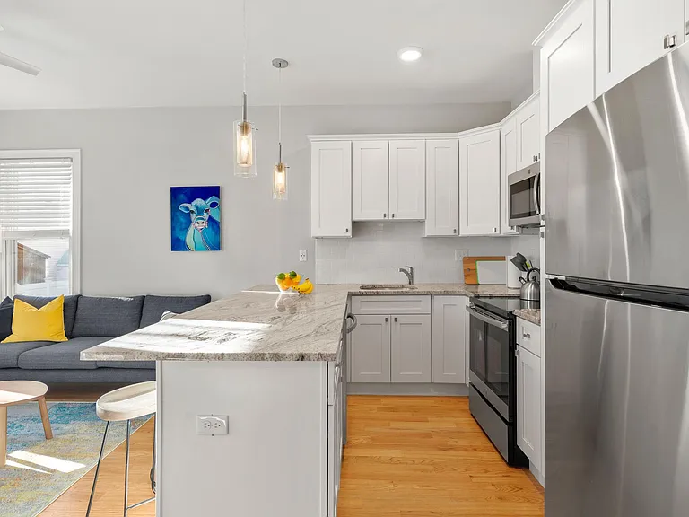 1061 Saratoga St #4 — Photo 5