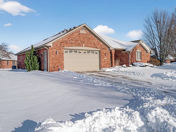 3rd image of 1006 Woodridge