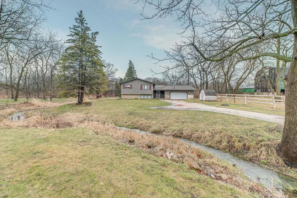 4715 8th Ave photo 1