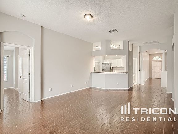 2nd image of 557 Lake Cypress Cir
