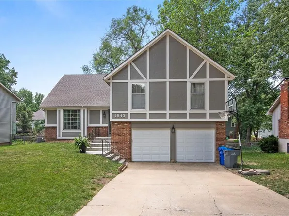 1943 E Sunvale Dr, Olathe, KS 66062