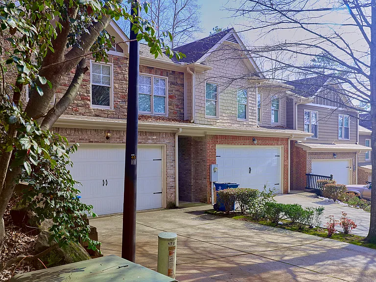 174 Woodhaven Way — Photo 1