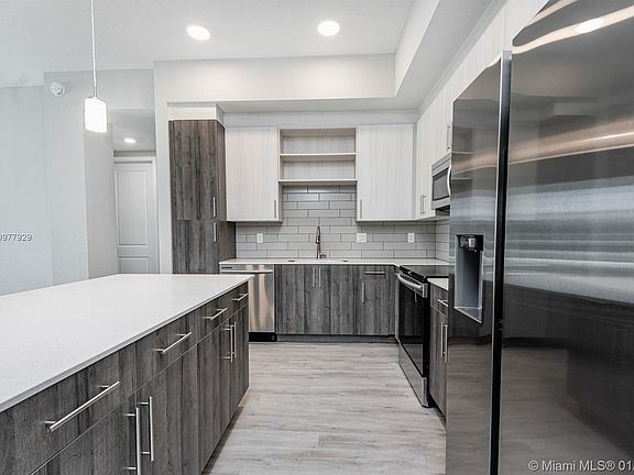 5th image of 9125 W Commercial Blvd #101