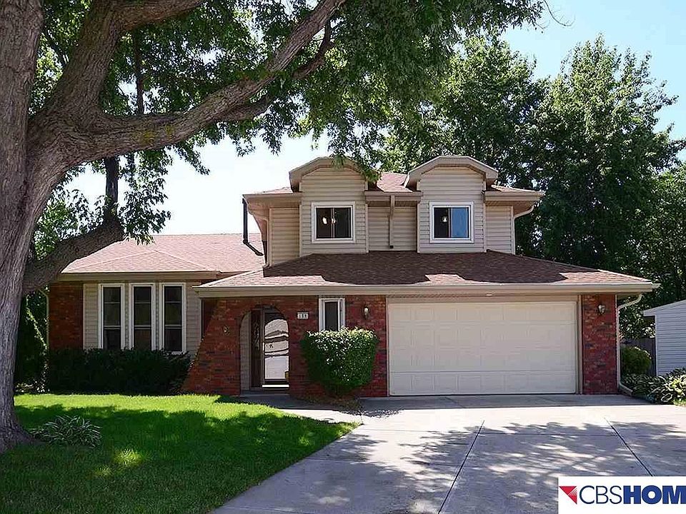 1st image of 609 N 151st Cir