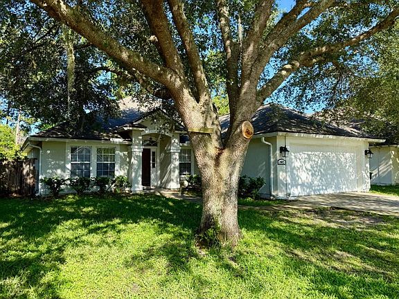 2nd image of 2462 Coachman Lakes Dr