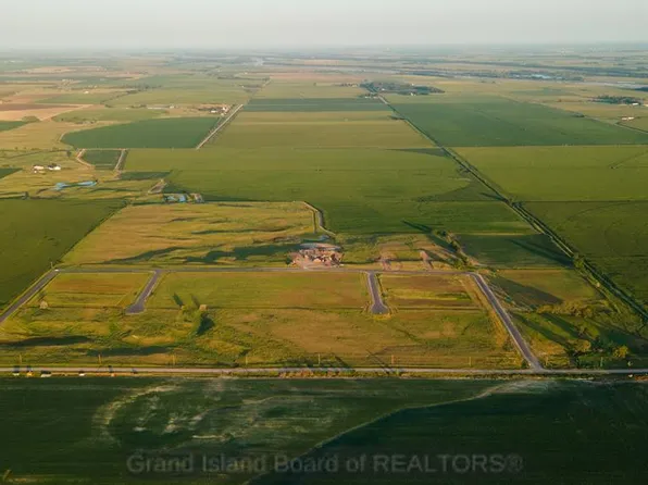 4132 Canyon Cir, Doniphan, NE 68832