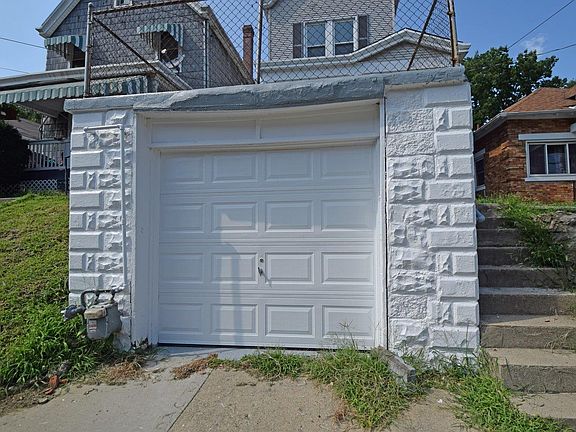 2nd image of 1918 Elm Ave