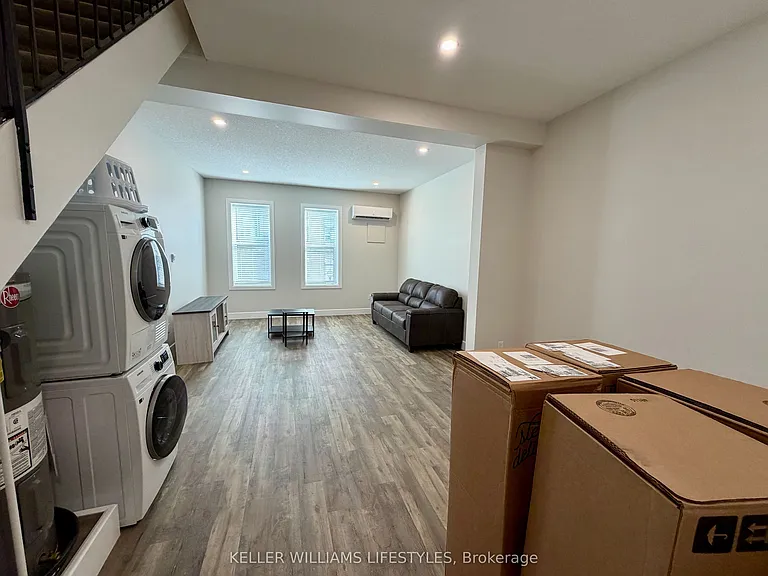537 Talbot St #7 — Photo 13
