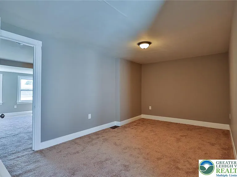 129 E Goepp St — Photo 21