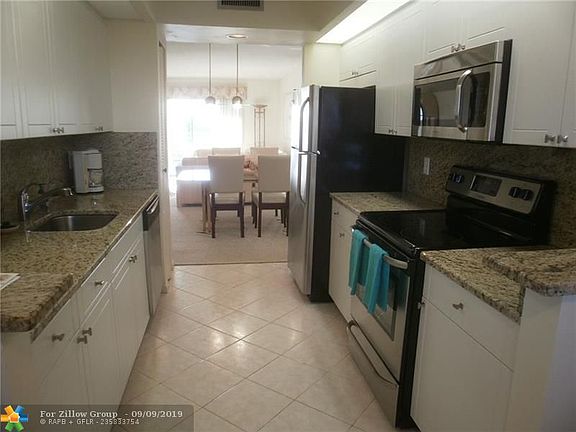 3rd image of 1601 Abaco Dr APT H4