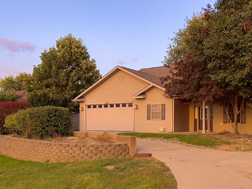 4440 Harvard Dr