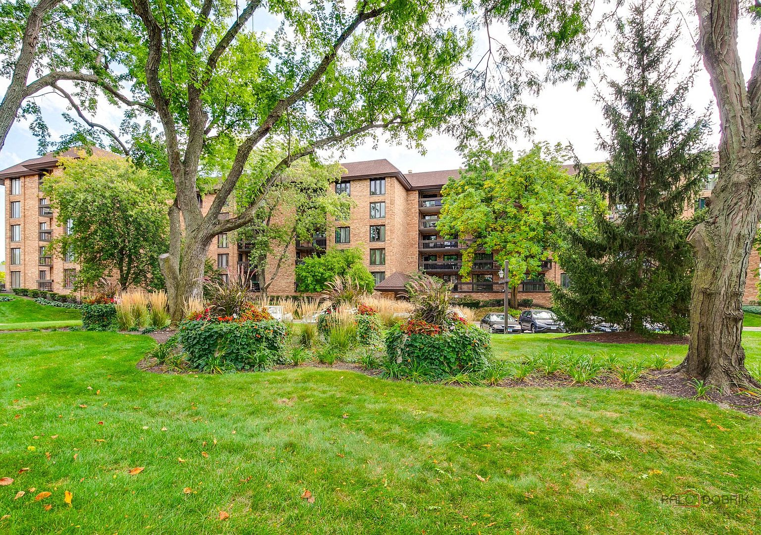 1671 Mission Hills Rd APT 302