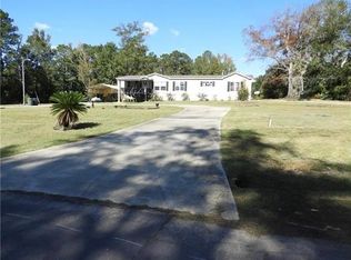 1111 Buckhalter Dr, Kentwood, LA 70444