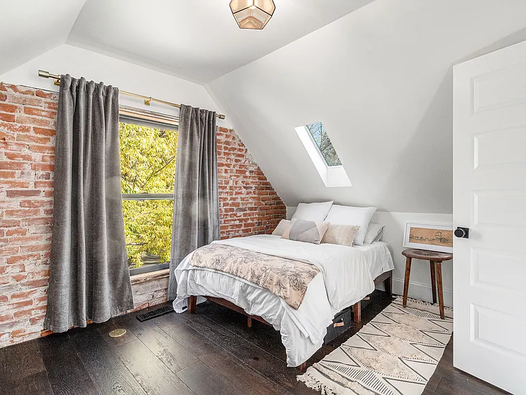2nd floor Guest Room