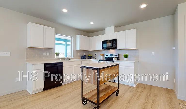 2513 E Helena St #A — Photo 17