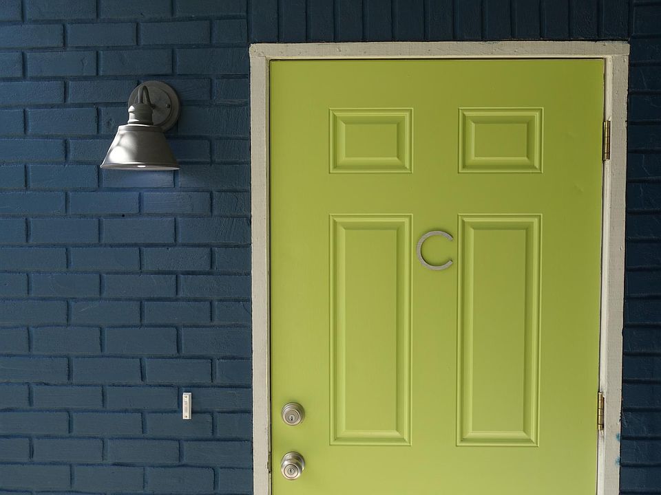 1st image of 904 Hawkins St APT C