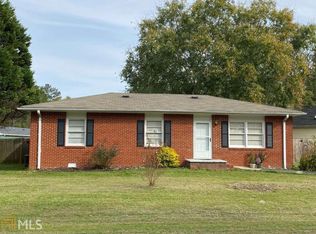 108 Whispering Pine Ln, White, GA
