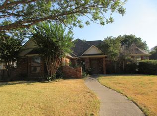 1823 Green Tree Ln, Duncanville, TX 75137