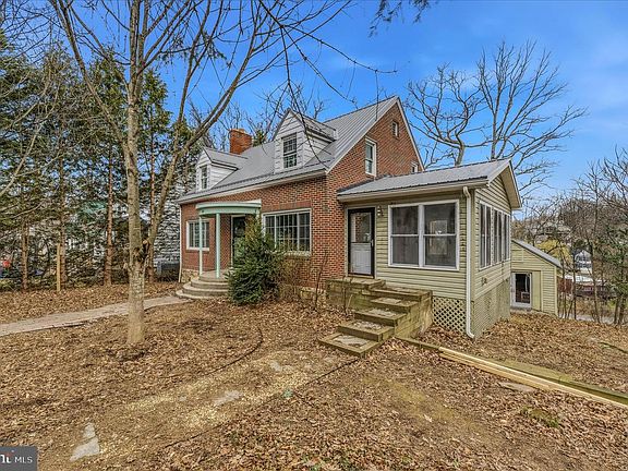 2nd image of 45 Rockwell Cir