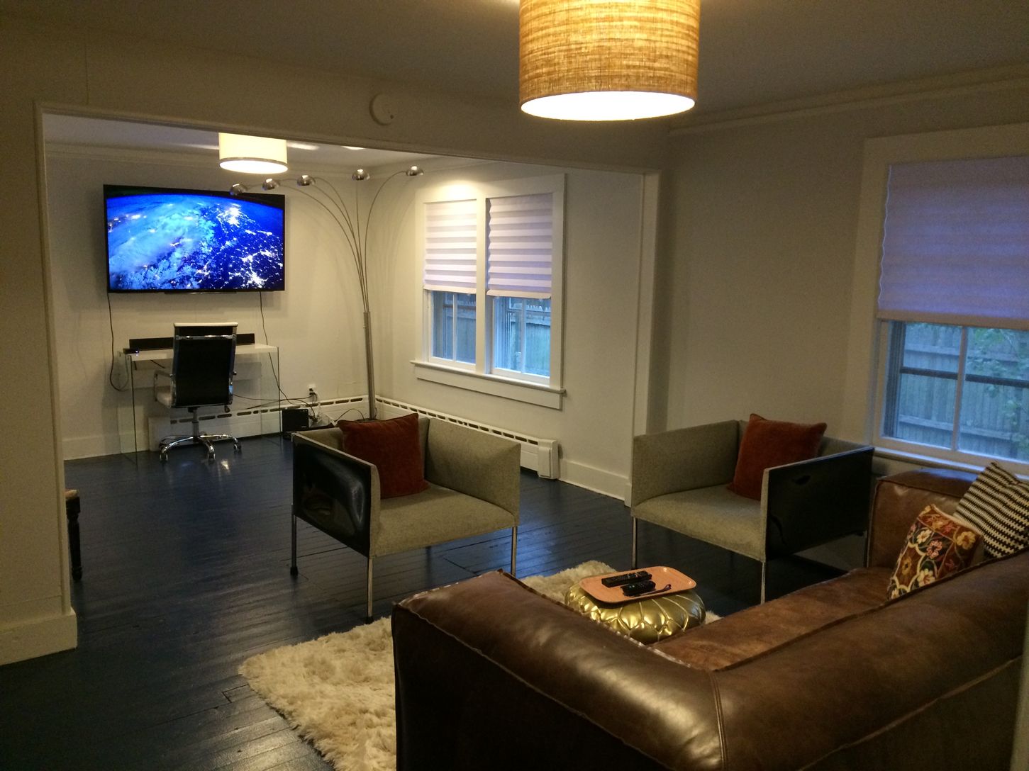 Front cottage - living room dining area