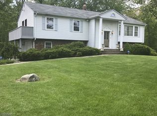 3 Lenape Trl, Upper Saddle River, NJ 07458