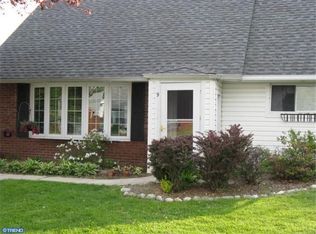 9 Honey Locust Rd, Levittown, PA 19056