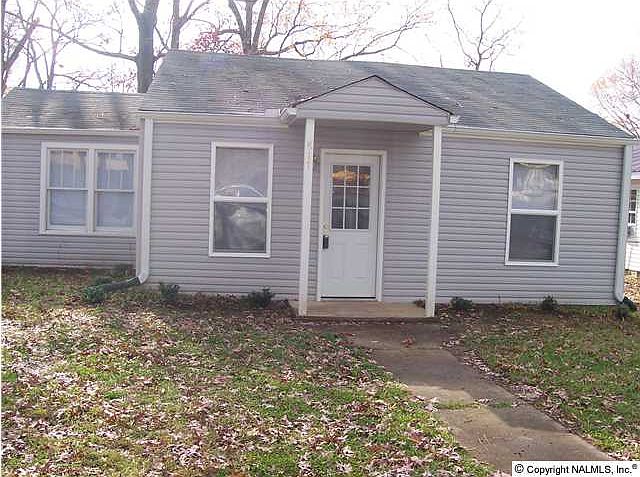 2nd image of 817 Bynum Ave
