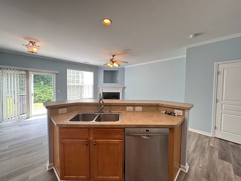 413 Hamlet Park Dr — Photo 13