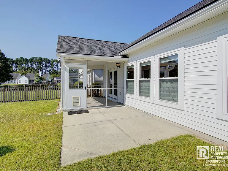 97 Avonshire Dr — Photo 22