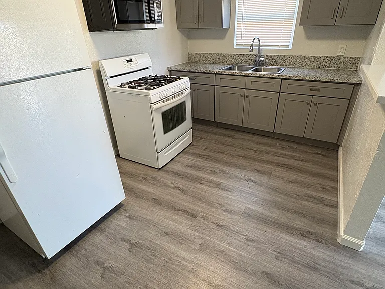 2249 Myrtle Ave #2249 — Photo 5