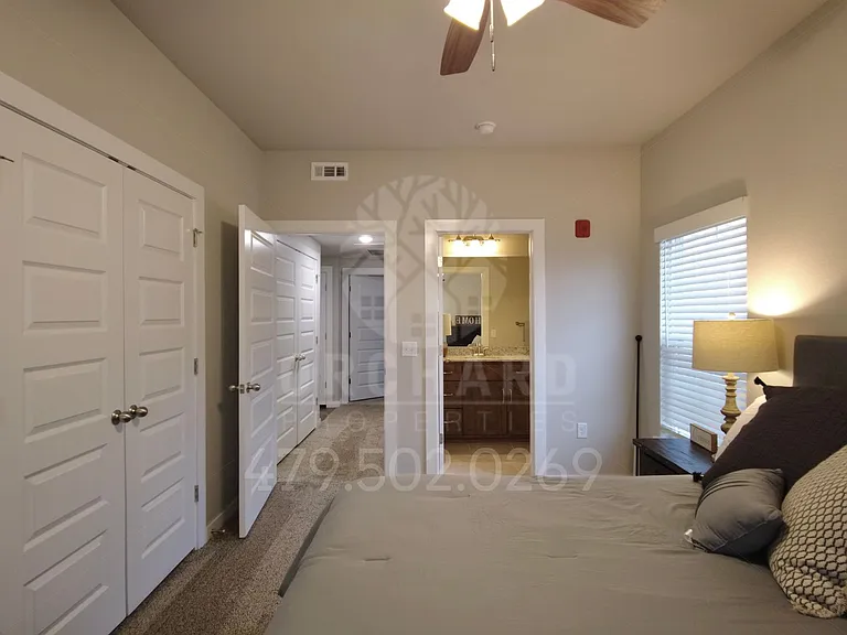 1900 E Brookview Dr — Photo 20