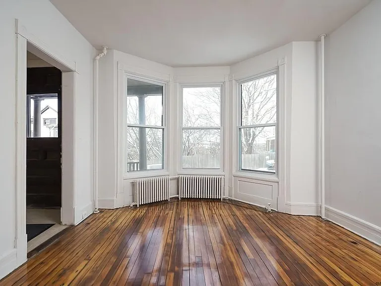 53 Oakwood Ave #A — Photo 5