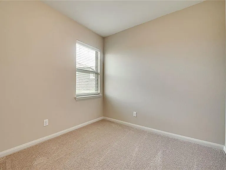 228 Ryan St — Photo 16
