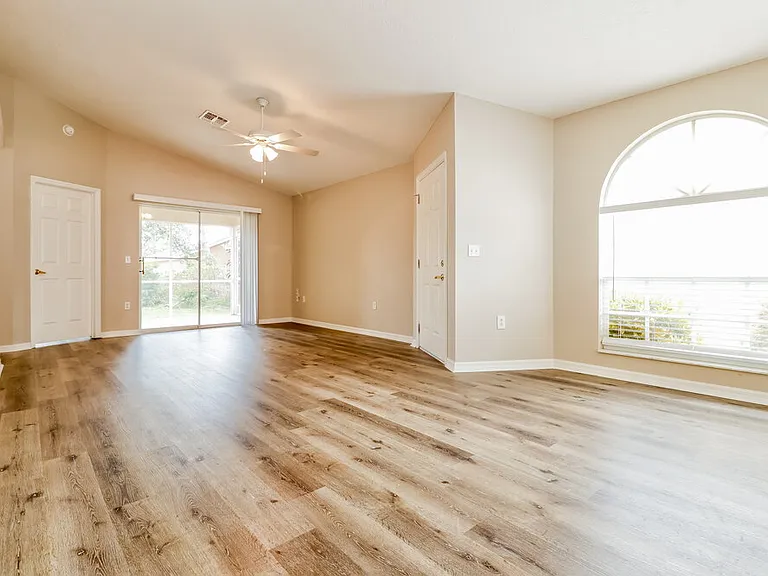 7918 Barclay Rd — Photo 4