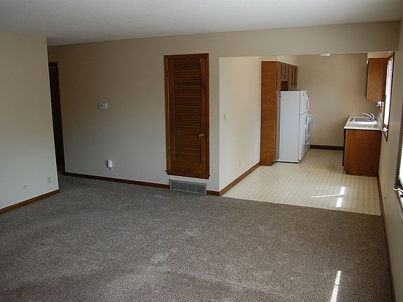 4th image of 411 N 57th St #7