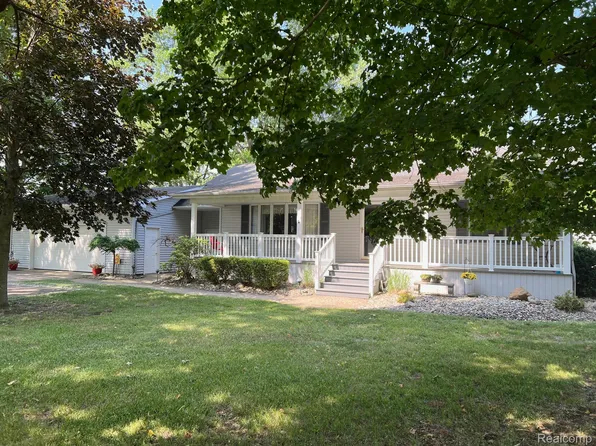 7369 Sheridan Rd, Flushing, MI 48433
