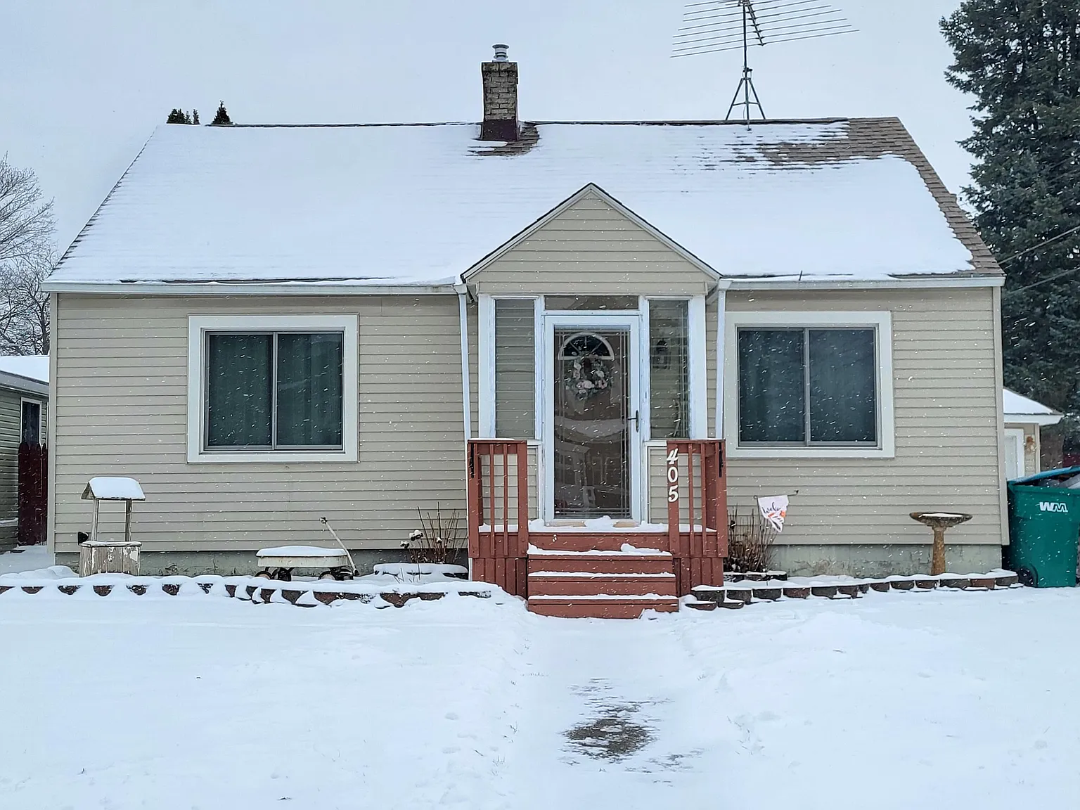 405 Lawrence St photo 1