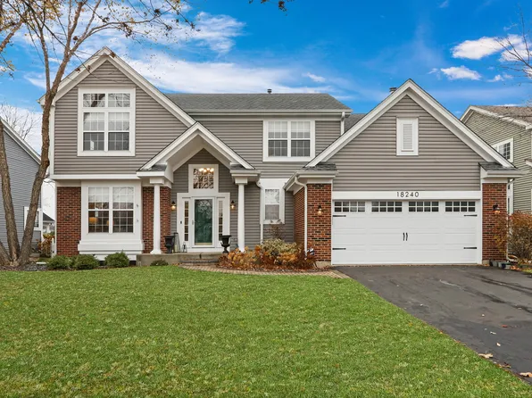 18240 W Meander Dr, Grayslake, IL 60030