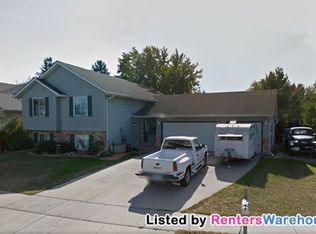 5215 Highgrove Ln NW, Rochester, MN 55901