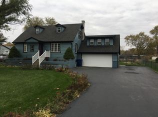 7842 W 99th St, Hickory Hills, IL