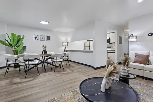 Wehnwood Court Apartments Photo 1