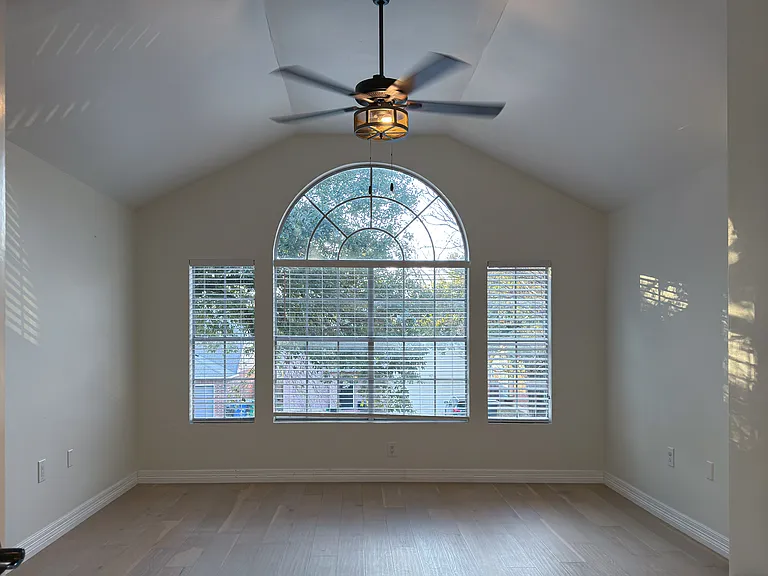 8218 Galespoint — Photo 4