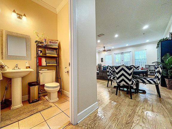 5th image of 3210 W Horatio St Unit 10