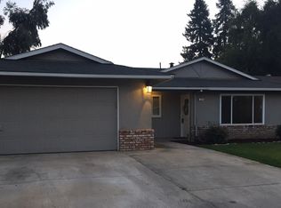 229 E Country Ave, Visalia, CA 93277