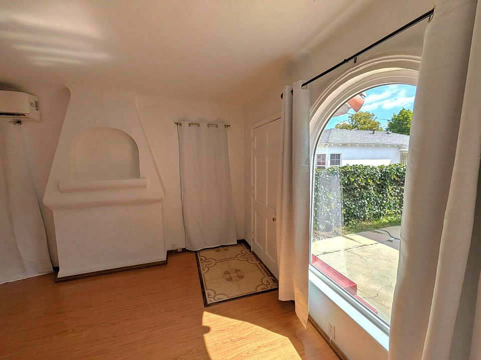 1st image of 1609 1/2 S Palm Ave