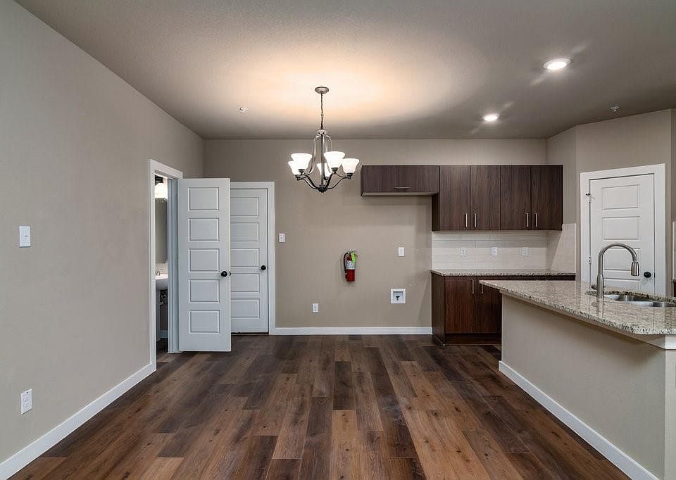 1st image of 646 Fallow Dr #646